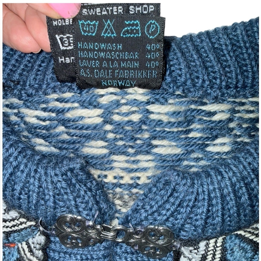 Dale of Norway Nordic Wool Cardigan
Oslo Sweater Shop Exclusive Made in Norway - Picture 12 of 15